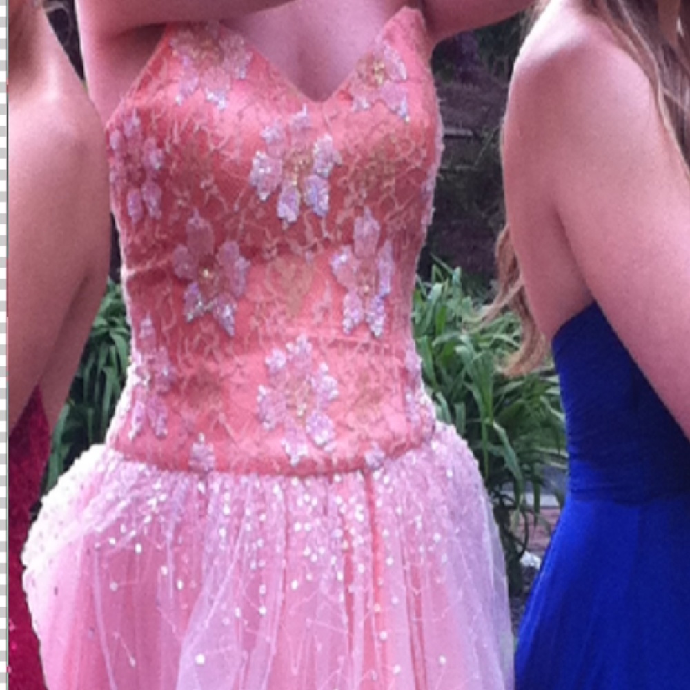 Unique strapless prom dress. Lace and tule